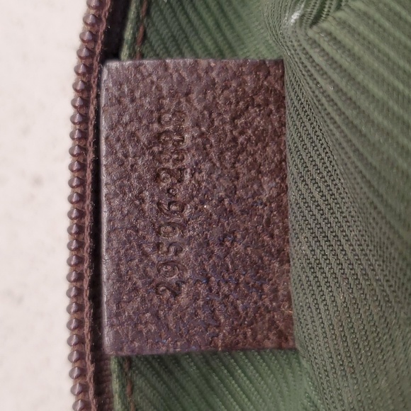 GUCCI zippered make-up pouch - Picture 9 of 9